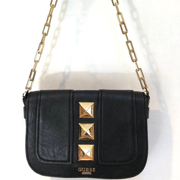 Guess women’s Shoulder Bag.  black.  Gold studs  Chain Strap - Picture 1 of 12